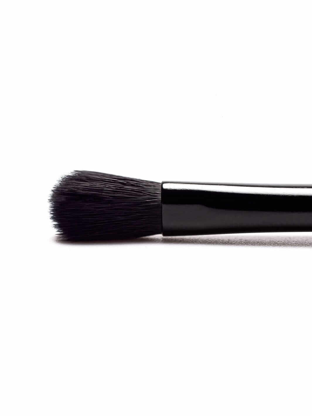 Fluffy eyebrow brush